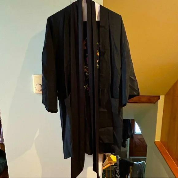 Handmade Silk Embroidered Robe - Picture 3 of 4